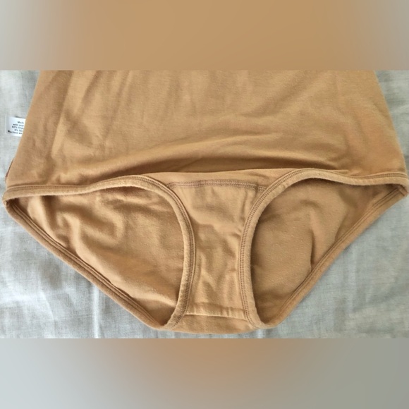 🐪 ARQ bodysuit in camel L - Picture 4 of 6